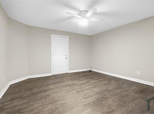1102 E Lamar St #B, Sherman, TX 75090