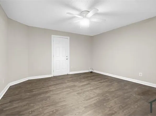 1102 E Lamar St #B, Sherman, TX 75090
