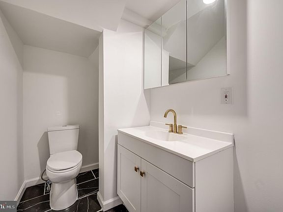 5th image of 111 W Sharpnack St