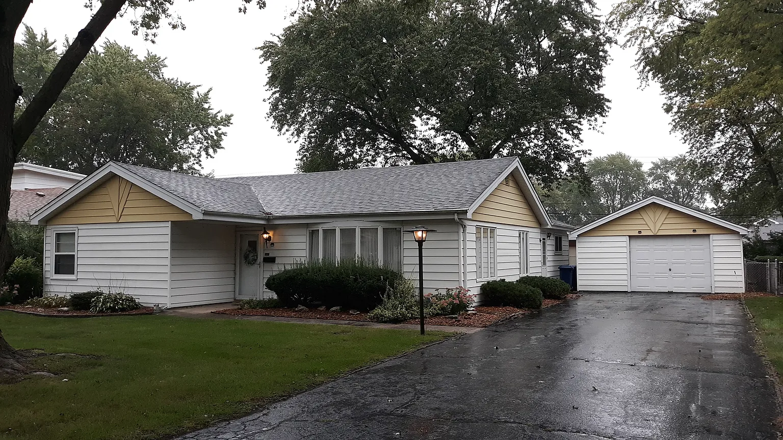 11513 S Neenah Ave photo 1