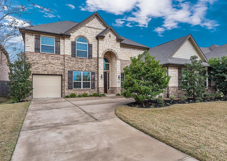 1st image of 26806 Far Hills Dr