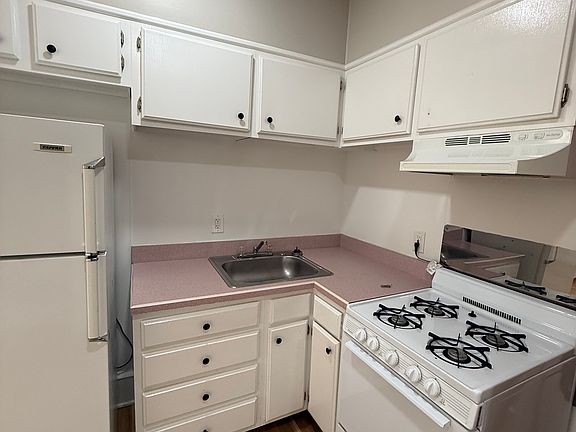 5th image of 17 S Chester Rd APT 200B