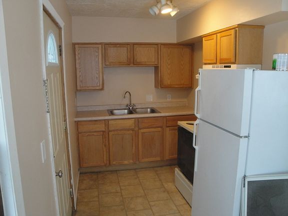2nd image of 1514 Maryland Ave E #1