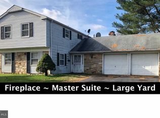 29 Twin Hill Dr, Willingboro, NJ 08046