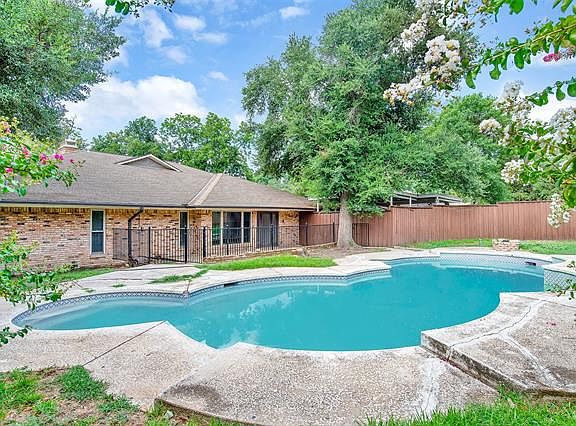 3rd image of 7329 Elmridge Dr