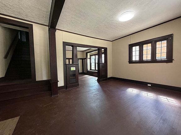 4th image of 457-459 E Madison Ave