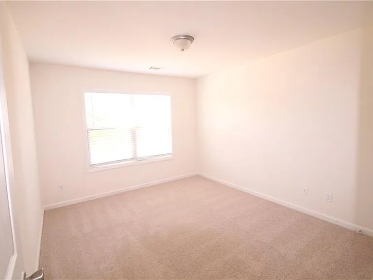 1961 Stoney Chase Dr — Photo 31