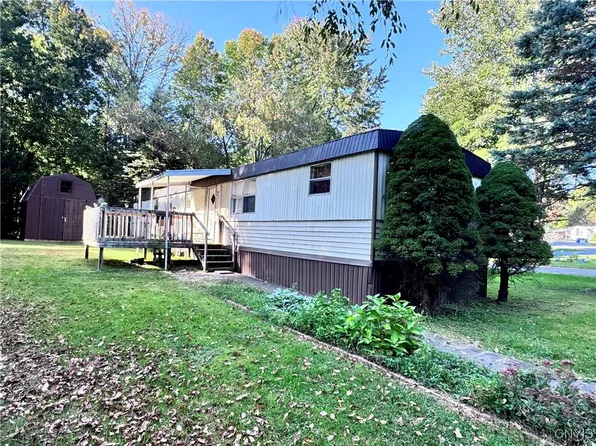 149 Country Rd, Utica, NY 13502