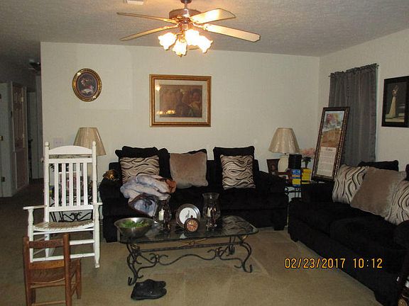 2nd image of 16 Jenny Ln