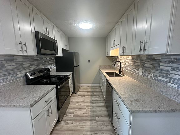 3rd image of 7414 Herschel Ave #310