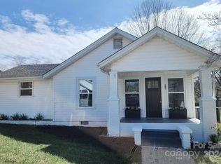 203 9th St SW, Conover, NC 28613