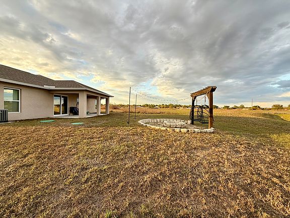 3rd image of 7033 Waldo Cir