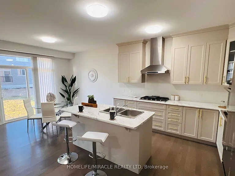 643 Anishinaabe Dr — Photo 17