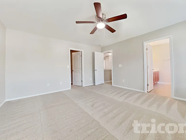 514 Kerriann Ln — Photo 8