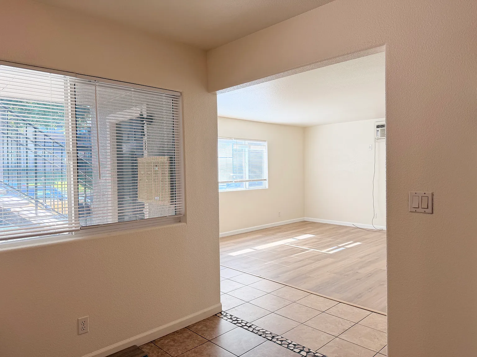 2 bed, 890 sqft, $1,595 — Photo 3
