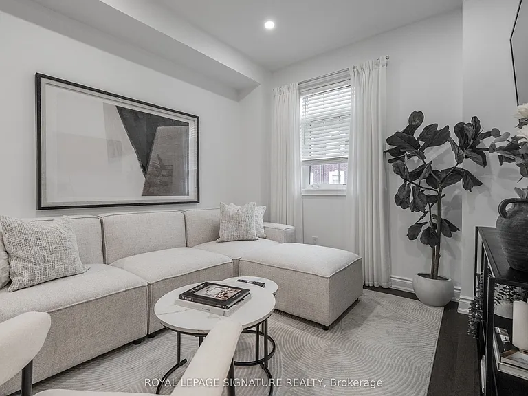 14 Queen Mary Ct — Photo 8