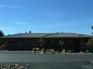 1174 Highland View Loop, Redmond, OR 97756