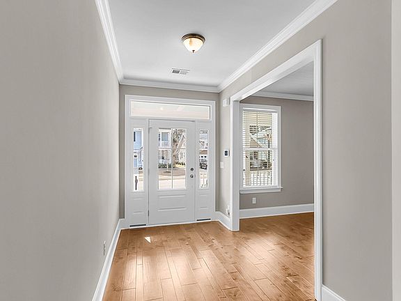 5th image of 109 Evelyn Joy Dr