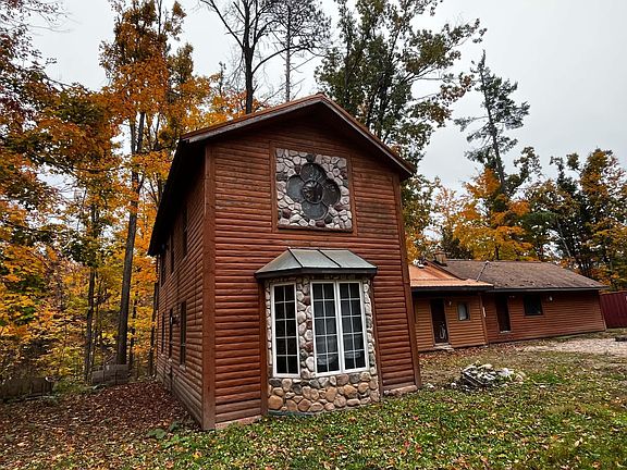 2nd image of 4606 N Mount Tom Rd