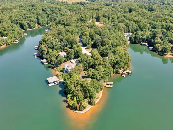 216 Mountwood Dr, Huddleston, VA 24104