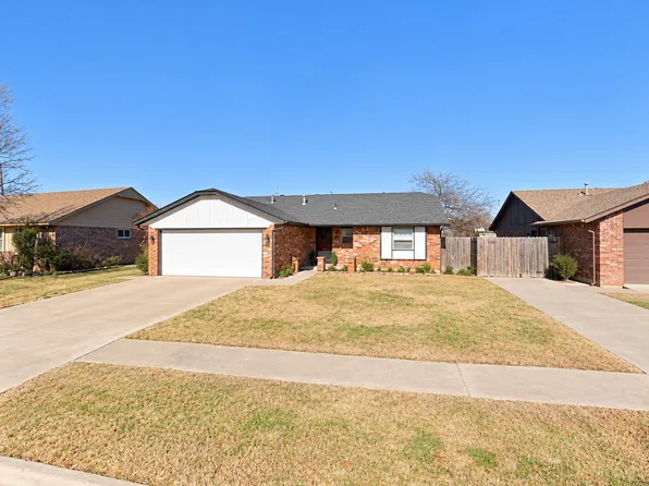 1009 SW 11th St, Moore, OK 73160