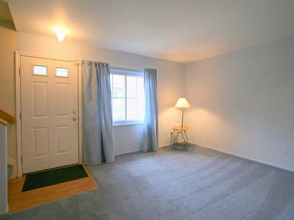 4th image of 519 Longshore Dr