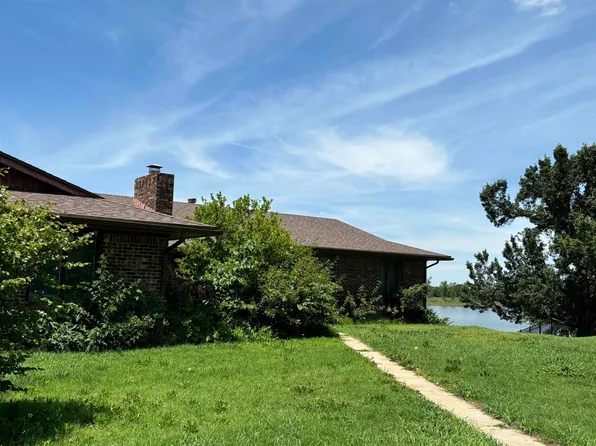 33 Killarney Ct, Augusta, KS 67010