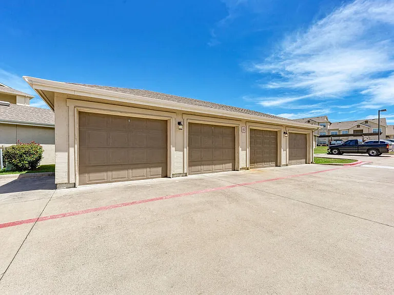 Riverhorse Ranch Apartments II — Photo 31