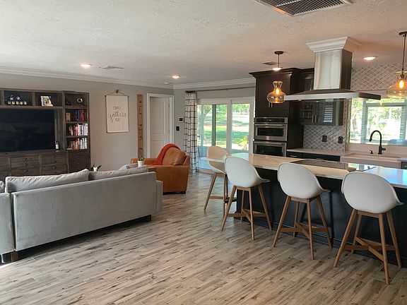 4th image of 1232 Saint Andrews Dr