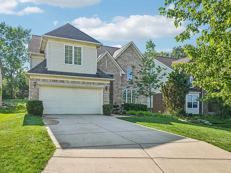 16304 Mulberry Way — Photo 2