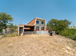 220 Chuck Wagon Rd, Lubbock, TX 79404