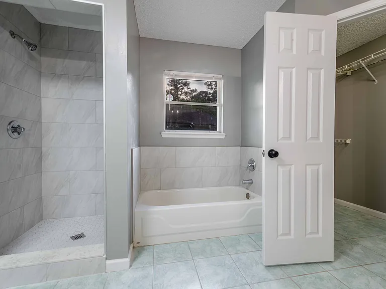 479 Charles Pinckney St — Photo 22