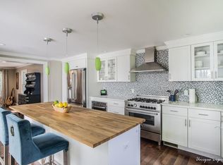 11 Oak St, Andover, MA 01810