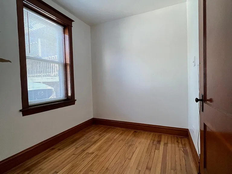 1238 N Maplewood Ave #1R — Photo 6