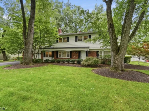 18 Druid Hill Dr, Parsippany-Troy Hills Twp., NJ 07054
