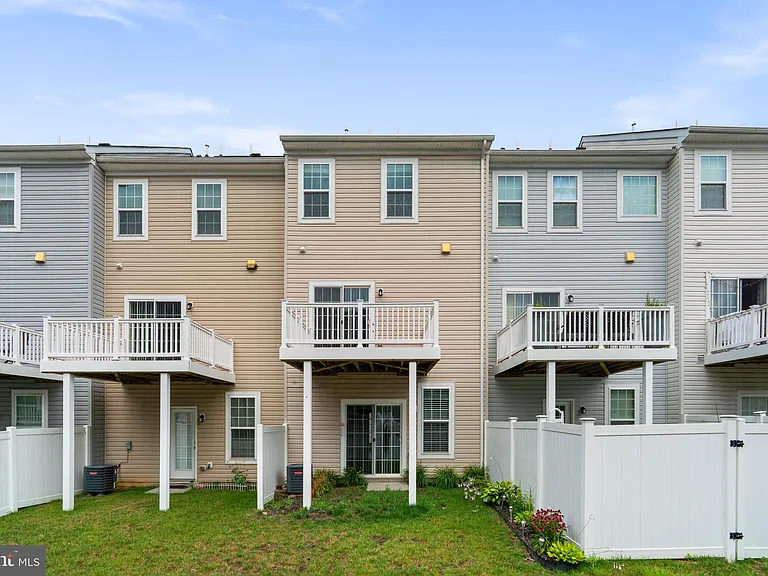 9442 Adelaide Ln — Photo 34