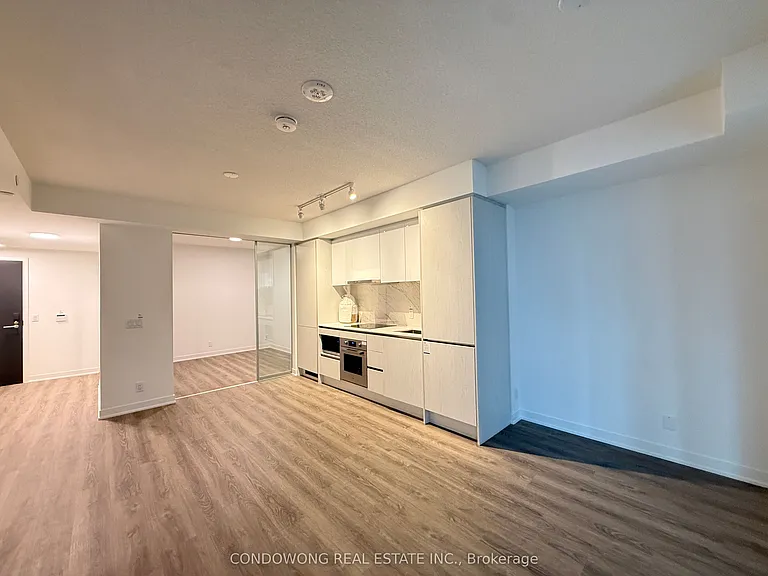 180 Front St E #807 — Photo 6