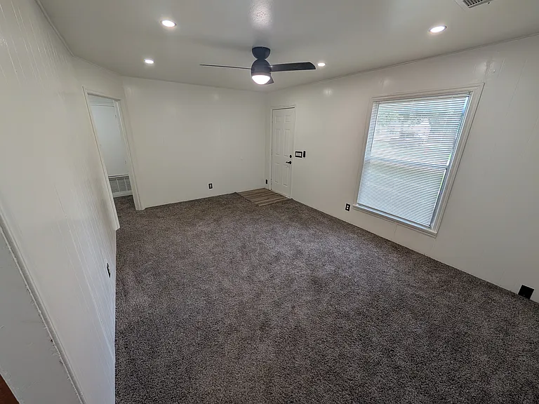 313 E Jacobs Dr #1 — Photo 6