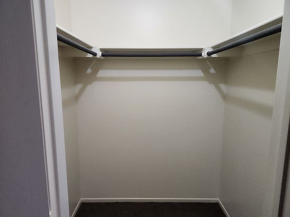 4th image of 19272 Elm Dr