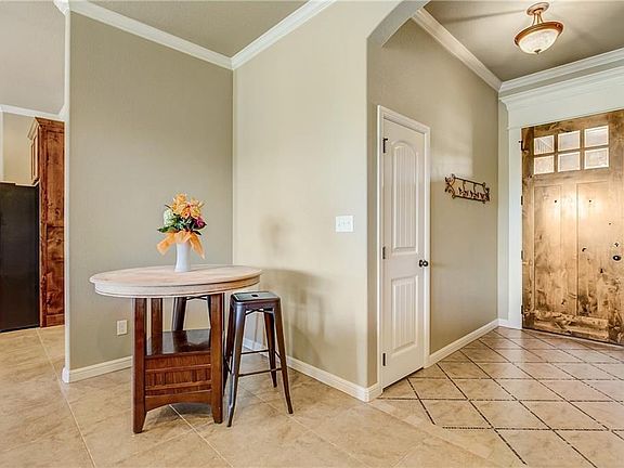 5th image of 1729 Rockview Dr