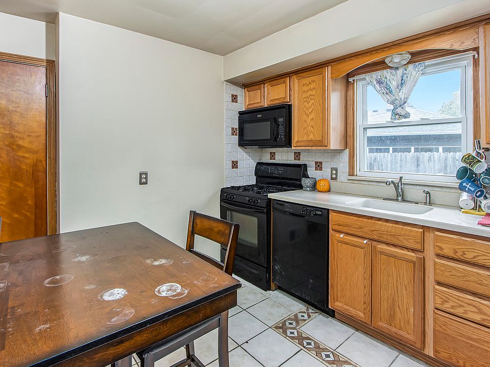 1st image of 109 N Moorland Dr