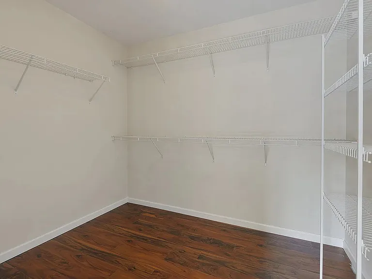 1947 Oakbluff Dr — Photo 15