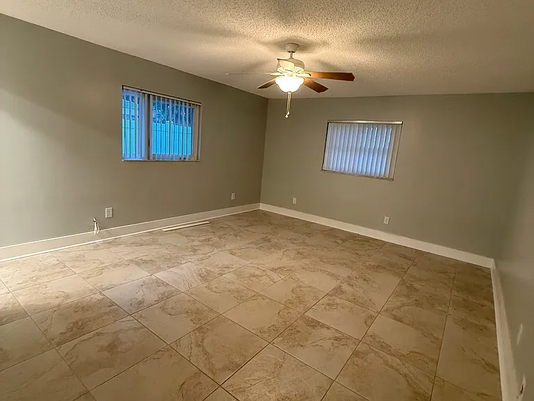 1707 Hibiscus Cir S — Photo 8