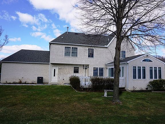 3rd image of 283 Chippenham Ln