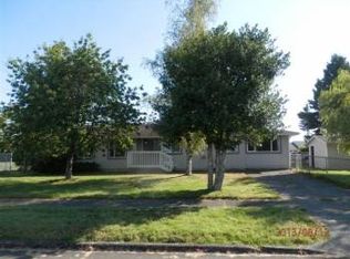 809 5th St, Cosmopolis, WA 98537