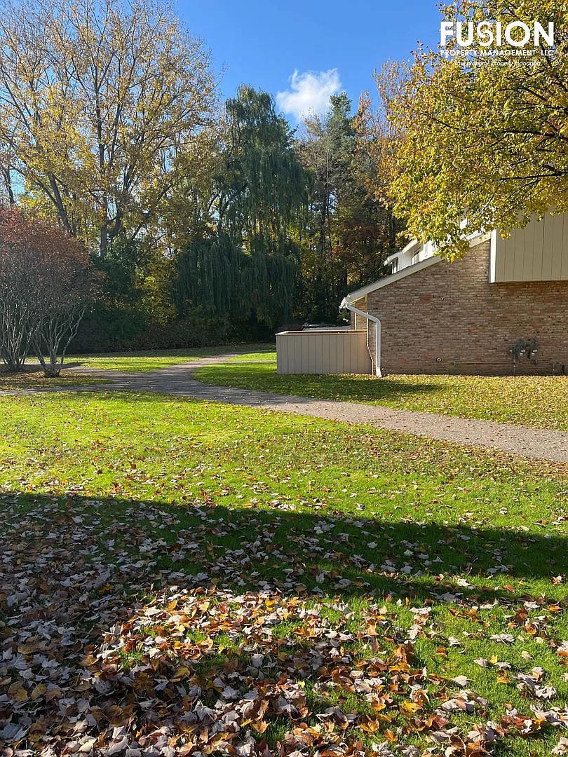 Building Photo - 209 Ledgewood Cir #101