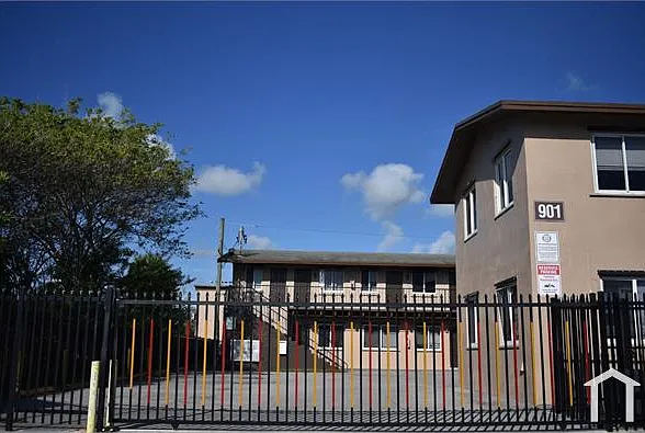 970 NW 9th Ave — Photo 5