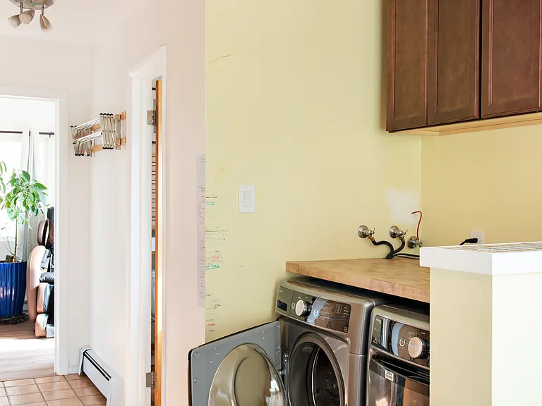1401 Donegan Rd — Photo 16