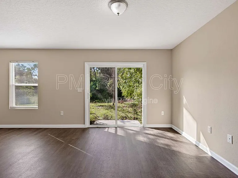 7608 Rain Forest Dr N — Photo 11