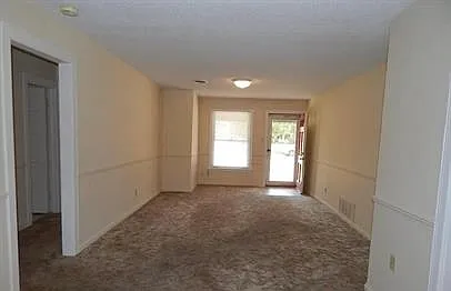 1105 S Avondale St — Photo 3
